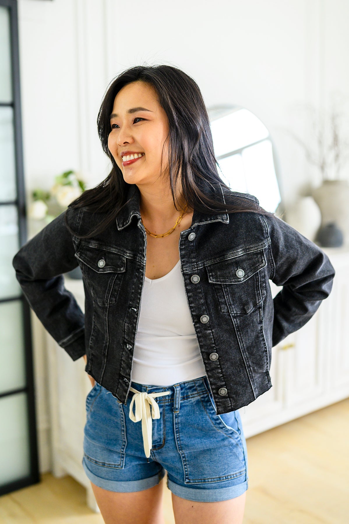 Charlie Cropped Denim Jacket BY JUDY BLUE- WEBSITE EXCLUSIVE