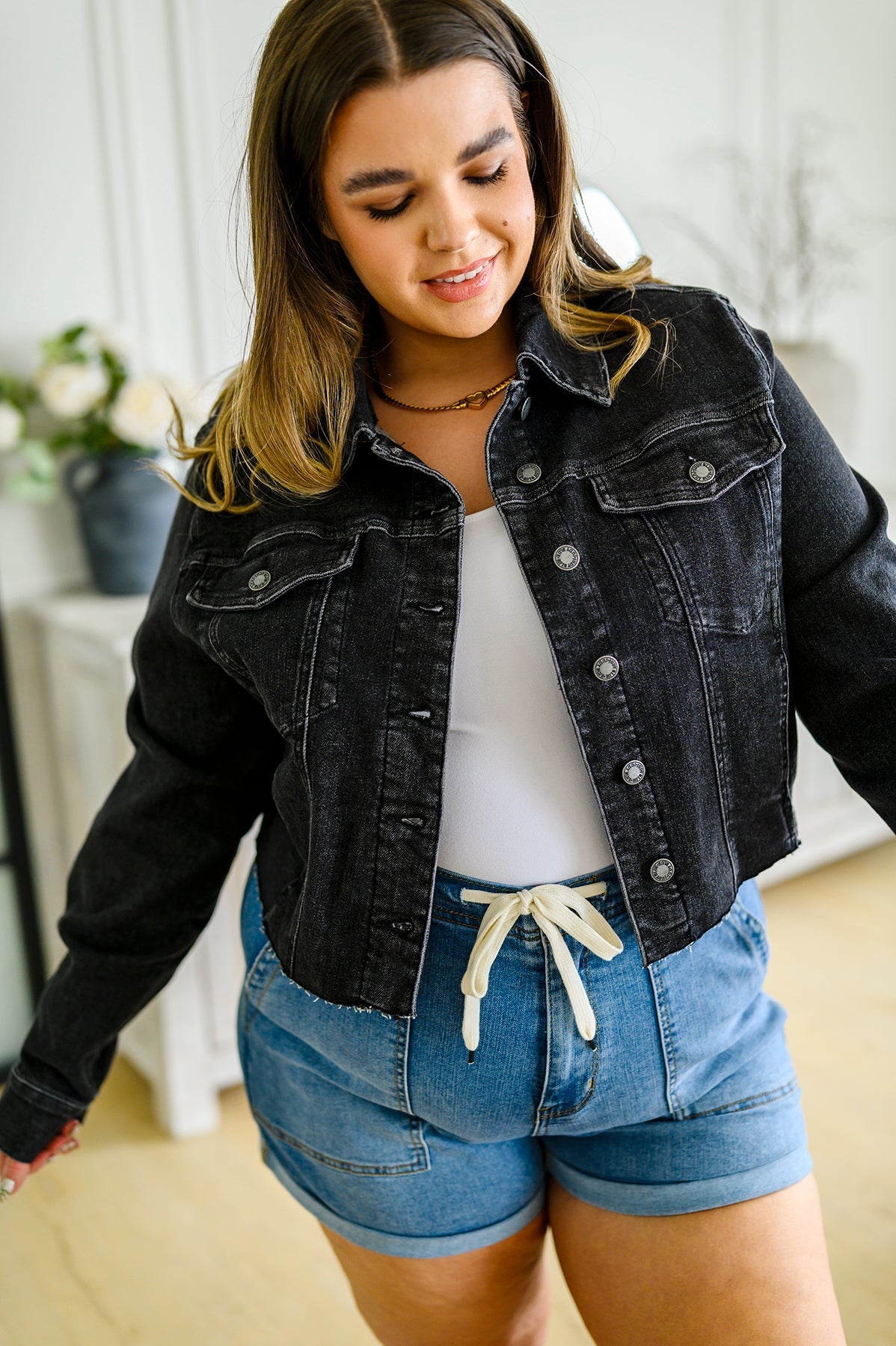 Charlie Cropped Denim Jacket BY JUDY BLUE- WEBSITE EXCLUSIVE