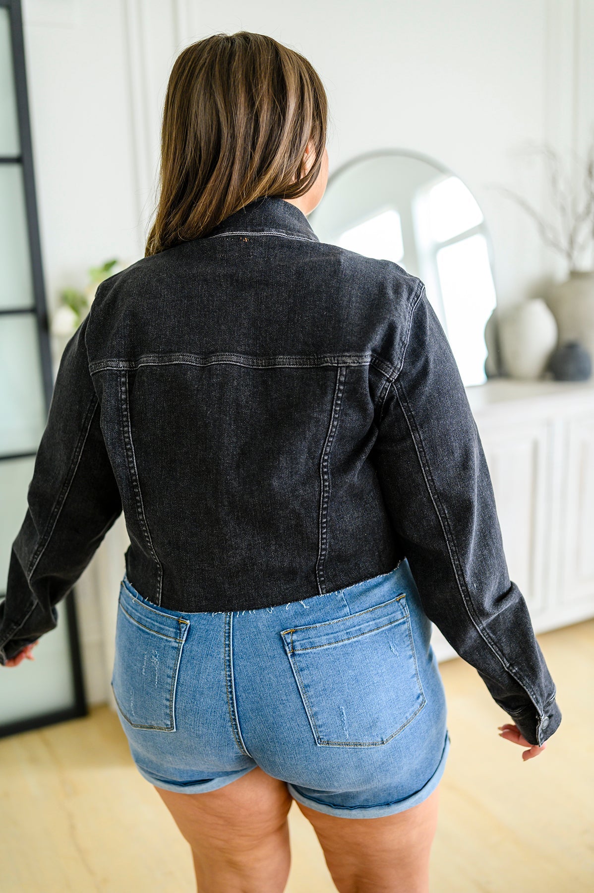 Charlie Cropped Denim Jacket BY JUDY BLUE- WEBSITE EXCLUSIVE