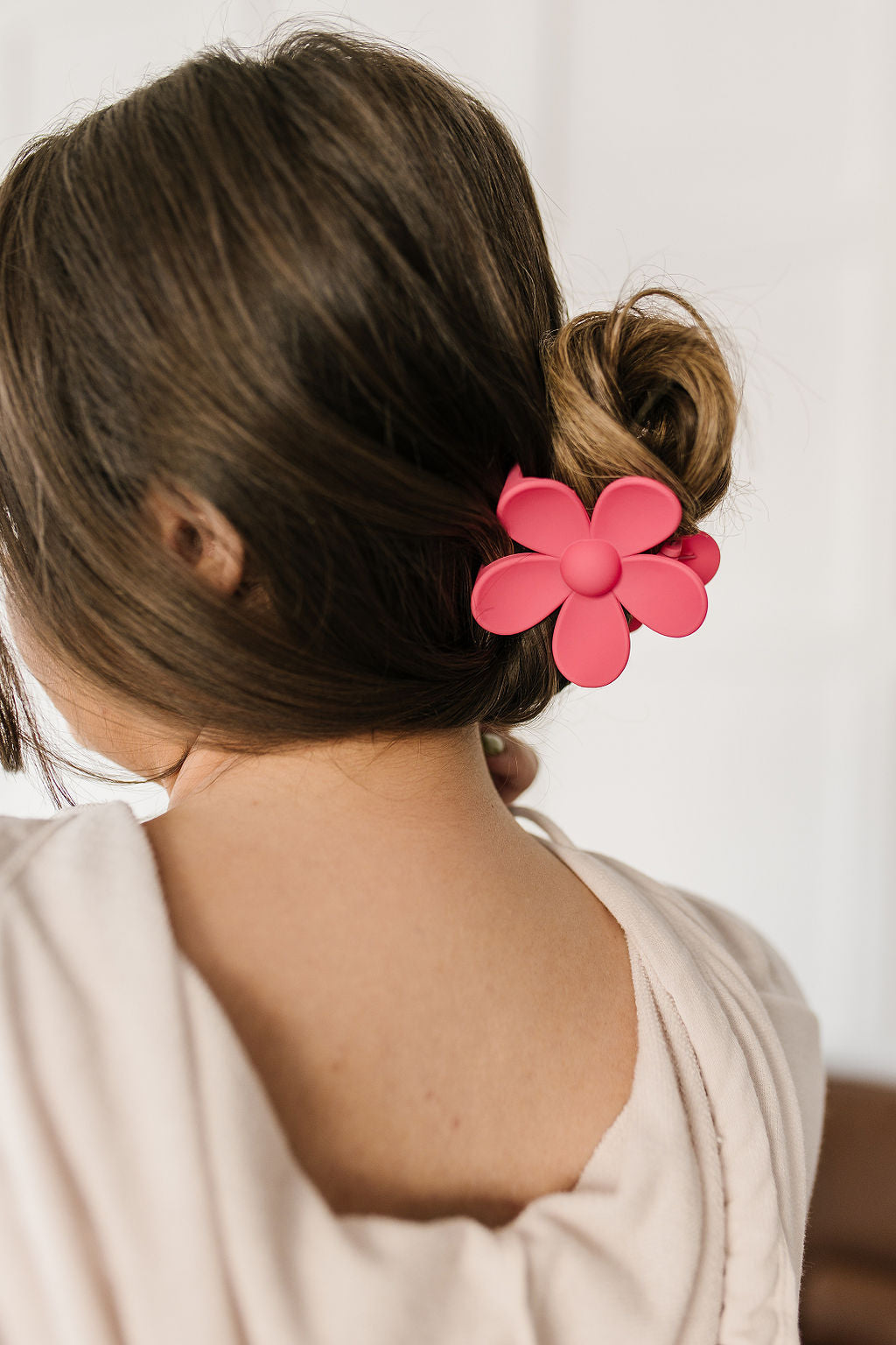 Daisy Claw Clip in Magenta - Website Exclusive