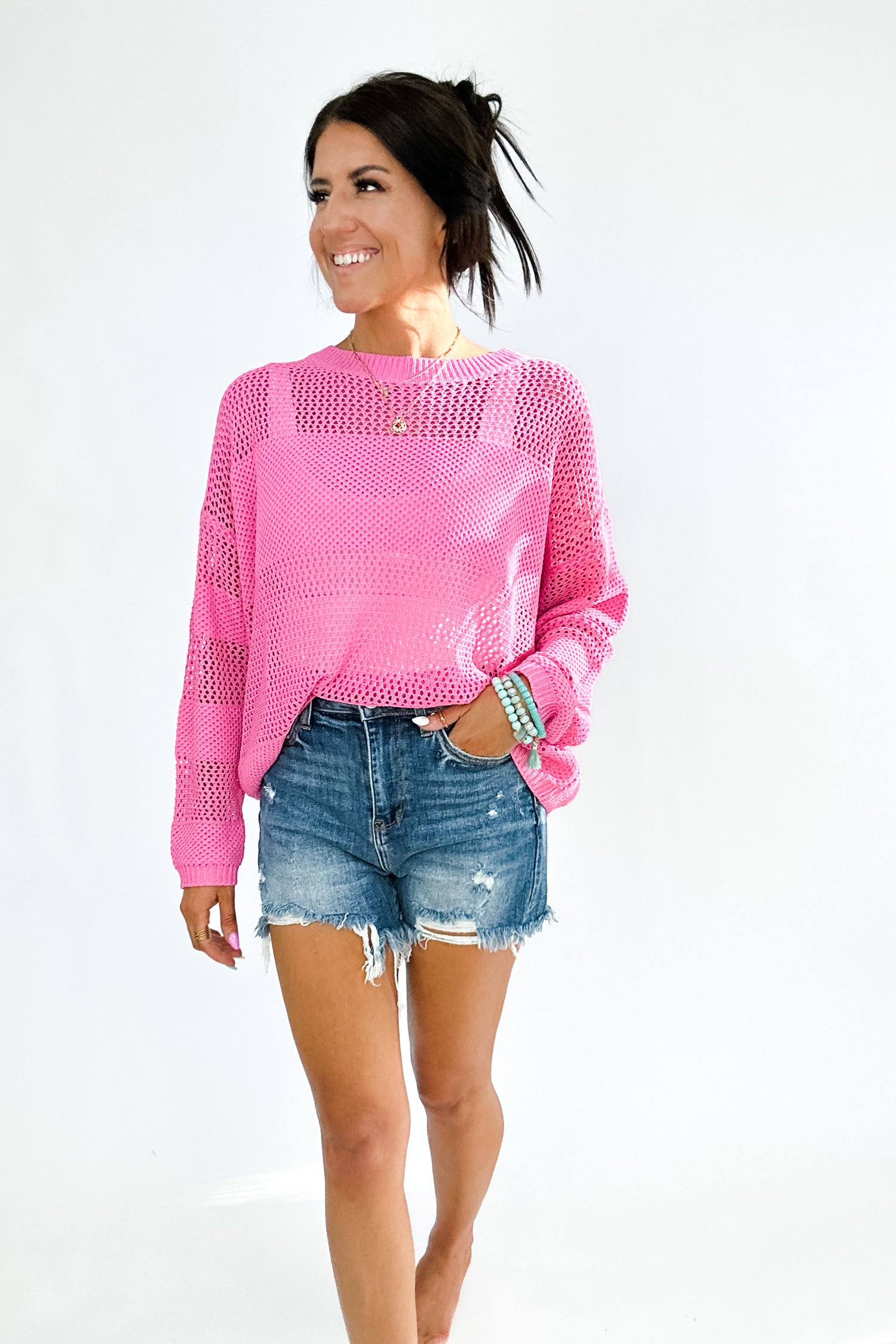 FISHNET LIGHT SWEATER IN HOT PINK